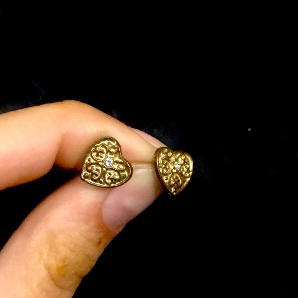 HEART SHAPED GOLD STUD EARRINGS
